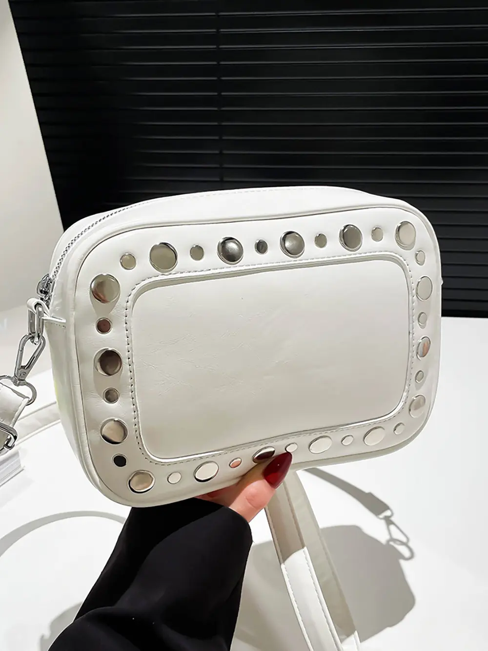 Creative Rivet Camera Bag Women Outdoor Casual Square Crossbody Bags Simple Solid Color Trendy Burgundy Shoulder Bags Day Pack