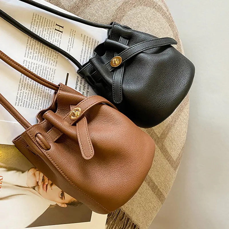 2024 New Litchi Pattern Women's Bucket Bag with Lock Cylinder Shoulder Bag Crossbody Small Bag Mobile Phone Bag
