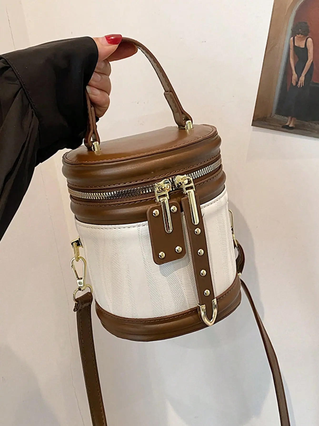 Bag Female Fashion Niche CylinderHandbag Bucket Bag New Senior SenseShoulder Crossbody Bag Change LipstickBox