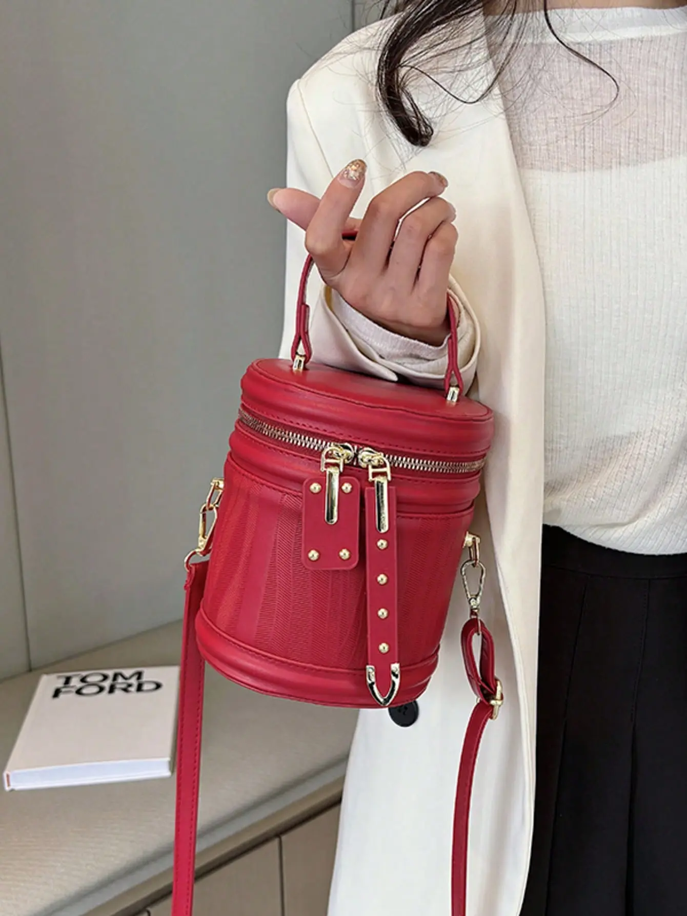 Bag Female Fashion Niche CylinderHandbag Bucket Bag New Senior SenseShoulder Crossbody Bag Change LipstickBox
