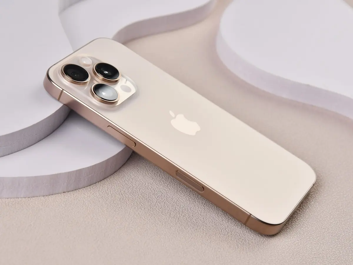Original 6.3" Dual eSIM iPhone 16 Pro Mobile Cellphone 256/512GB RAM 8GB RAM 5G iOS 18 Super Retina XDR OLED Smartphone