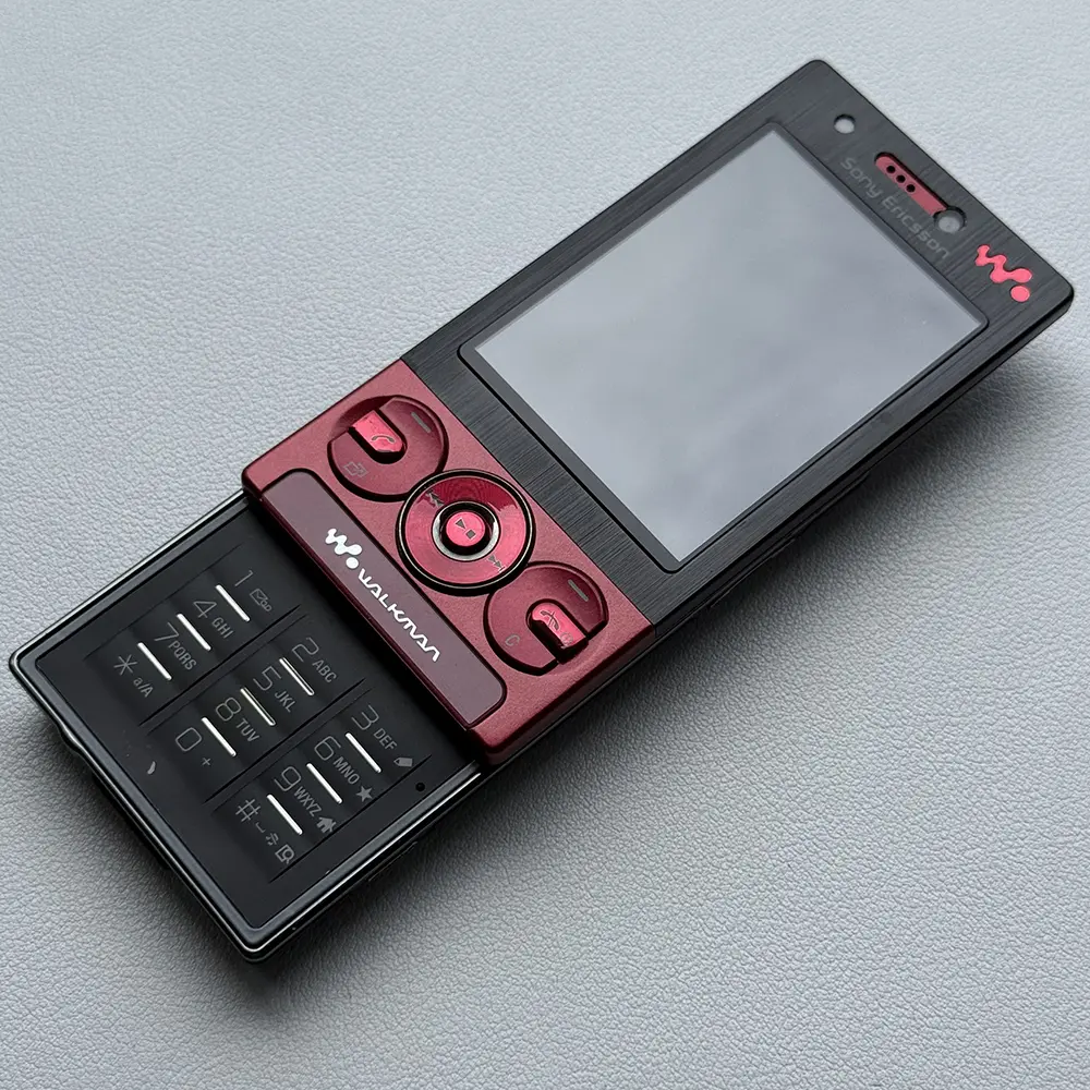Original Sony Ericsson W705 GSM 2G 3G Slider Mobile Cell Phone 2.4'' 3MP Camera Unlocked CellPhone.Only English Keyboard.