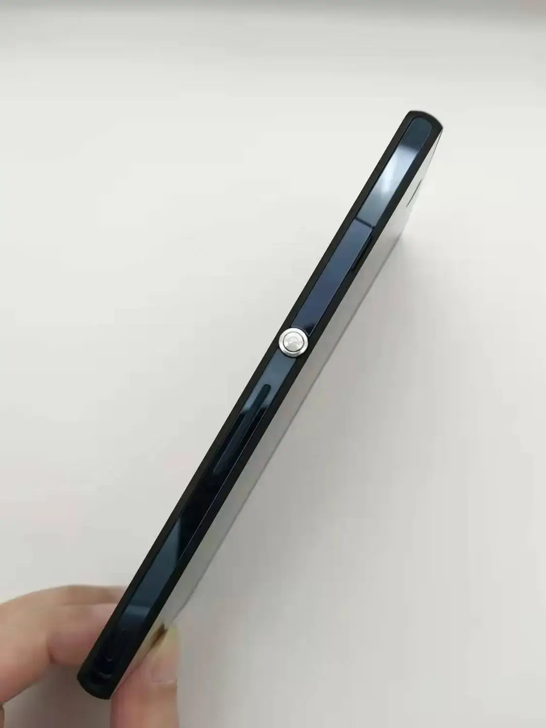 Sony Xperia Z C6602 C6603  Original Unlocked Cellphone 3G 4G Phone 5.0 Quad-Core 16GB 2GB RAM 1080P LTE NFC Smatphone