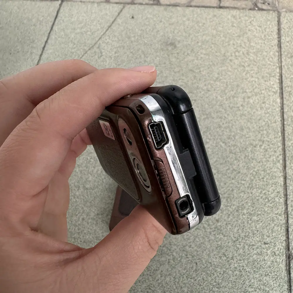 Full Original 7390 Flip Mobile Phone Second-hand Used Phone 2G 3G GSM Unlocked Old Cellphone Collection Made in 2006