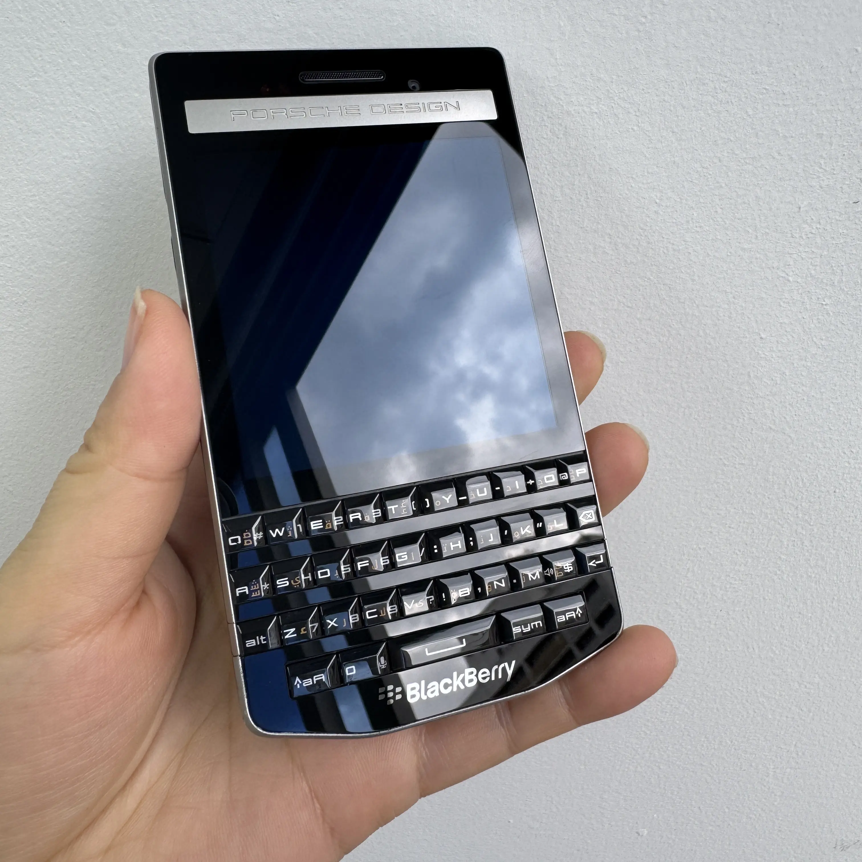BlackBerry Original PORSCHE DESIGN P'9983 Cellphone 64GB 2GB RAM 8MP Camera Arabic Keyboard Unlocked Phone Bluetooth Supported