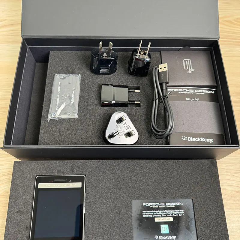 BlackBerry PORSCHE Design P'9983 Original Unlocked Cellphone 64GB 2GB RAM 8MP Camera Phone P9983 Arabic Keyboard