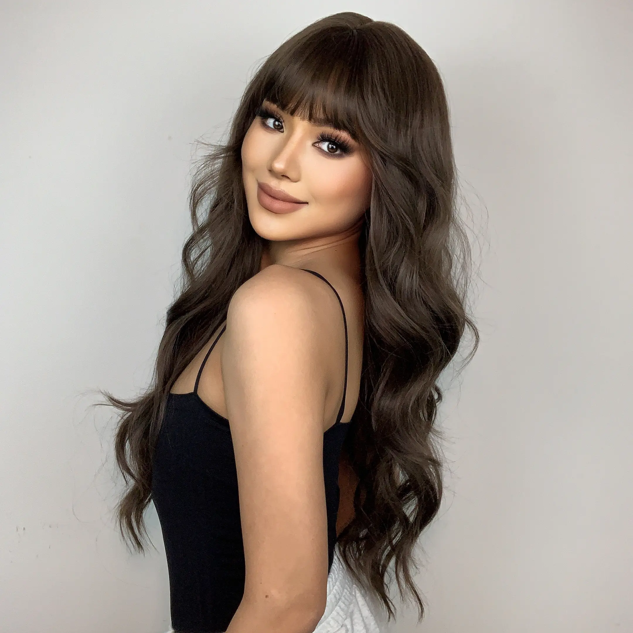 LOUIS FERRE Long Wavy Curly Brown Synthetic Wig For Women Natural Loose Wig With Bangs For Daily Cosplay Use High Temperature