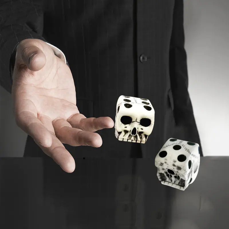 1Pcs/set New White Skull Dice New Peculiar Casual Game Creative Festival Party Funny Halloween Dice