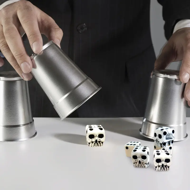 1Pcs/set New White Skull Dice New Peculiar Casual Game Creative Festival Party Funny Halloween Dice