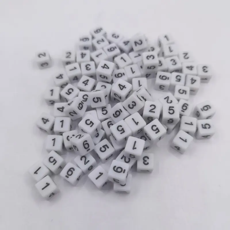 100Pcs/set Digital Square Corner Dice Black Characters on White Background Entertainment Plastic Dice 8mm Teaching Aids