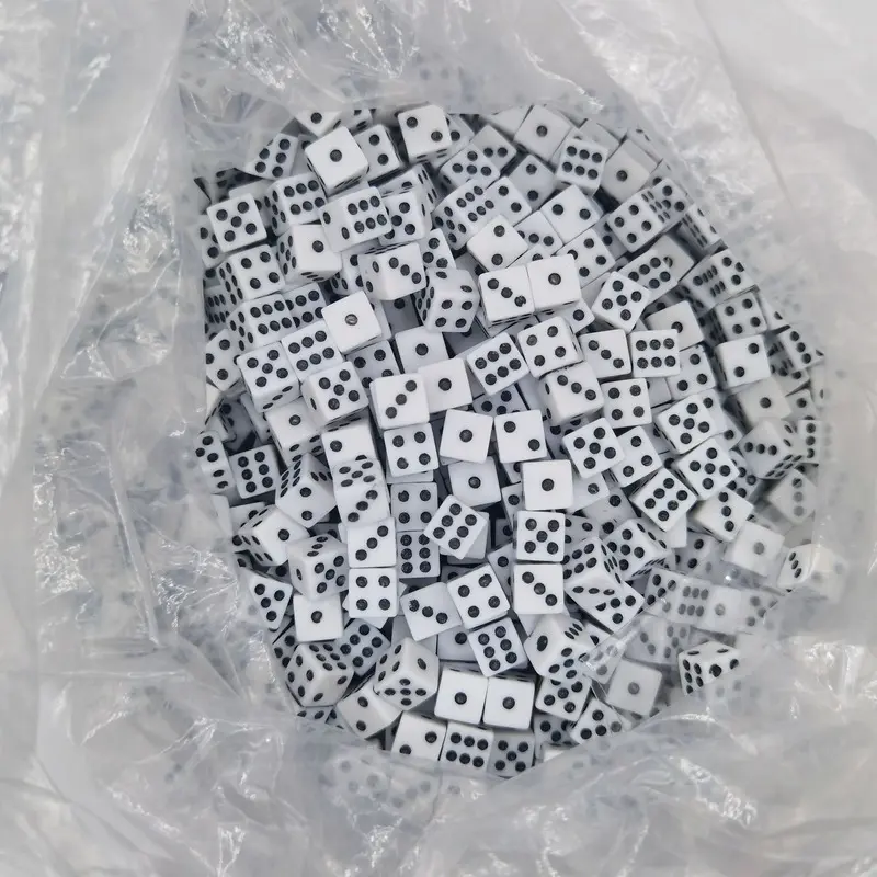 100Pcs/set Digital Square Corner Dice Black Characters on White Background Entertainment Plastic Dice 8mm Teaching Aids