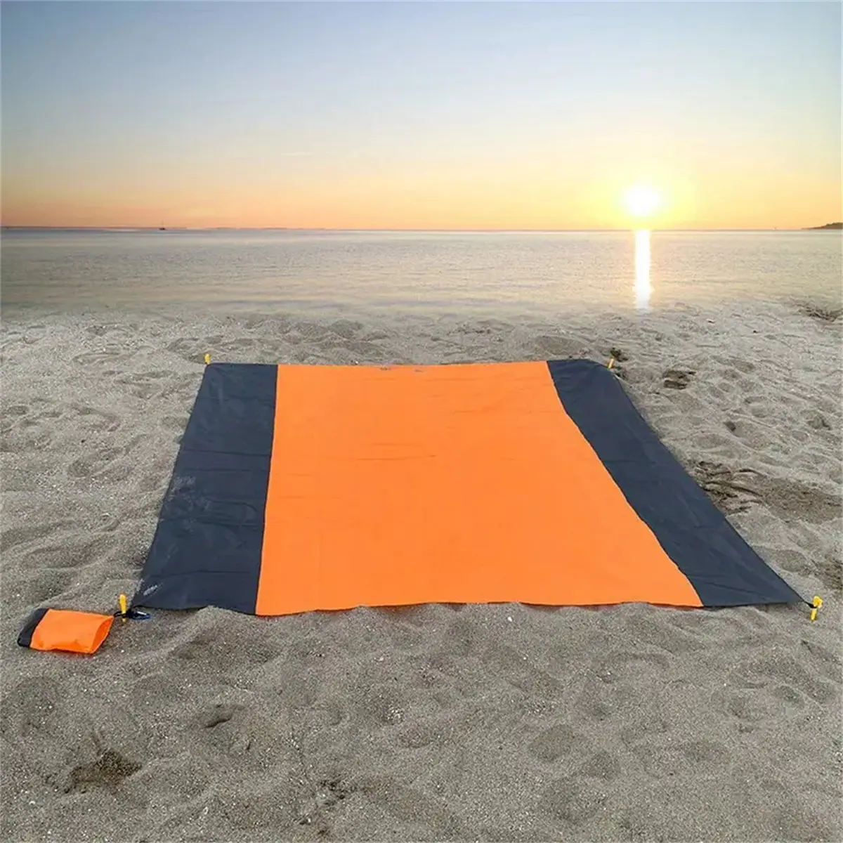 Portable Beach Mat Outdoor Camping Waterproof Beach Mat Foldable Dual-use Raincoat Picnic Picnic Blanket Hiking Temporary Pad