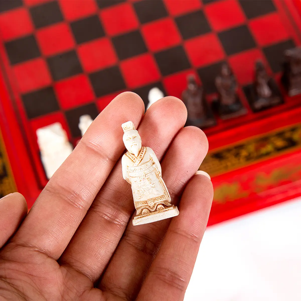 Antique Chess 3D Terra Cotta Warriors Chess Pieces 26 * 26cm/10.24 * 10.24inch Medium High Grade Vintage Wooden Table Chess