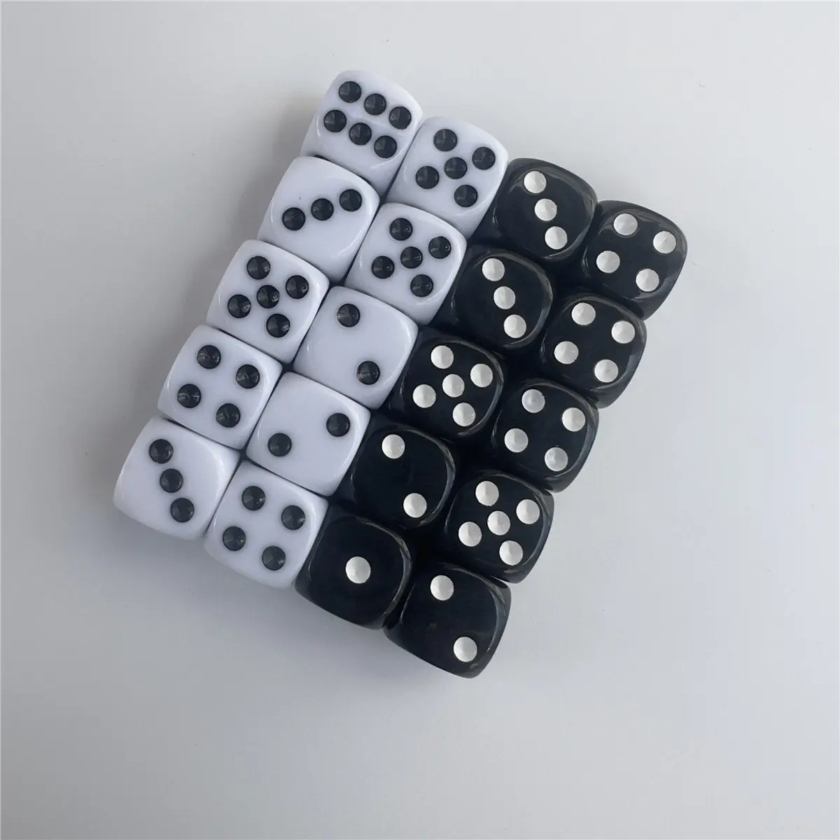 100Pcs/Lot 14/16mm Dice Set White Black Point Drinking Dice Acrylic White Round Corner D6 Points Dice Club Party