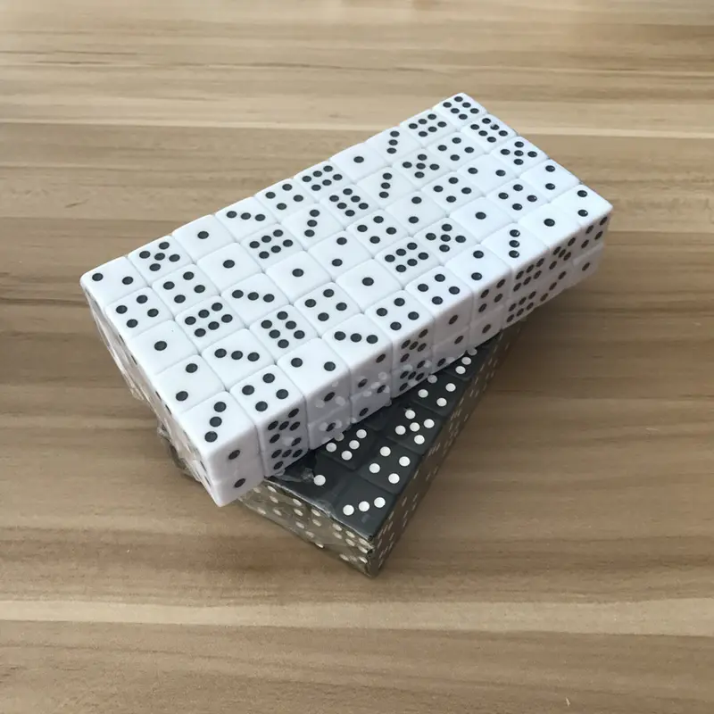 Yernea 100Pcs High-quality 14mm Dice Black and White Square Corner RPG Dice Set Puzzle Dice Wholesale Club Party Game