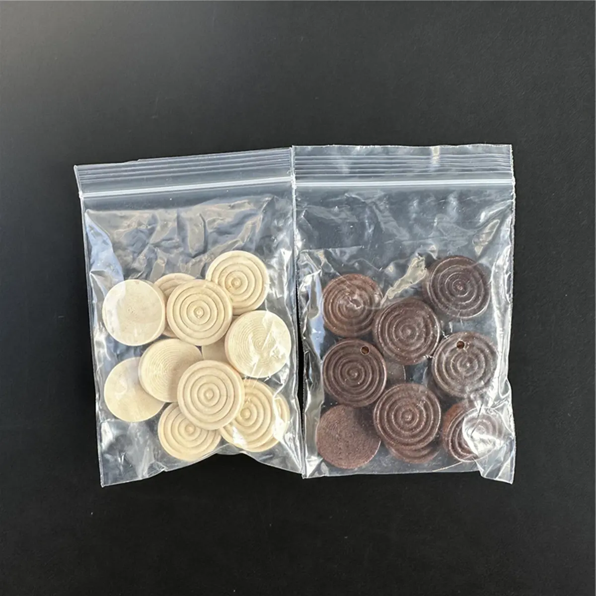 24pcs/set of 2.5cm/0.98inch round Wooden Checkers Round International Checkers Pieces Used for Board Game Backgammon Accessories