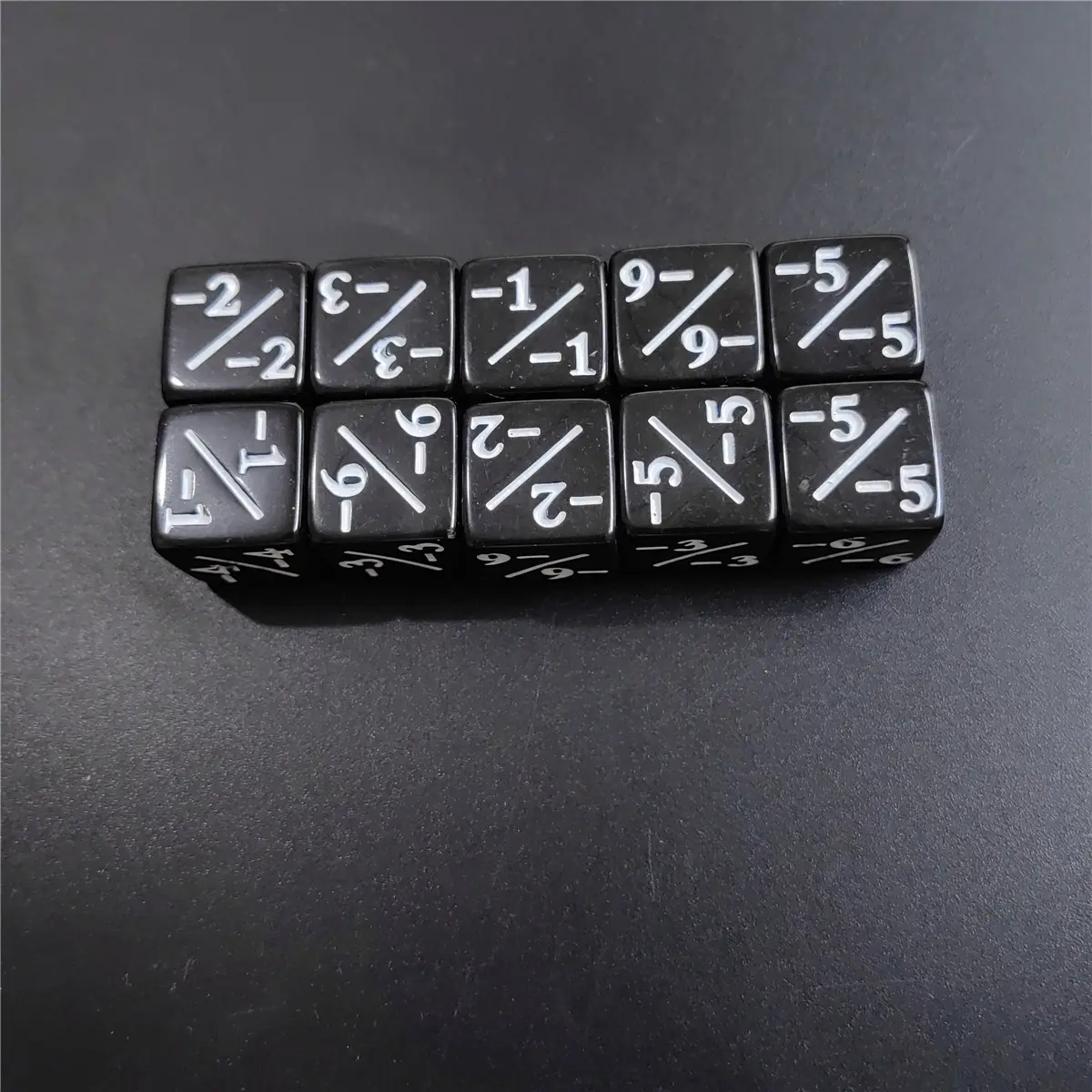 10pcs/set 1.6cm Dice +1/+1&-1/-1 Operation Black And White Teaching Addition And Subtraction Color Son Mathematical Dice