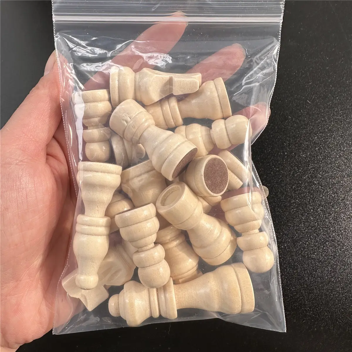 Wooden Chess Box Chess Piece Set 2.5-inch 32 Pieces Portable Tabletop Entertainment Puzzle Game