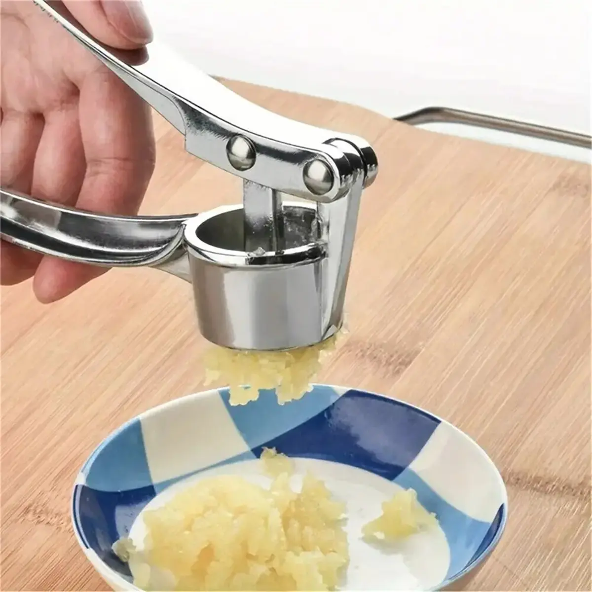 Garlic Press Crusher Mincer Kitchen Stainless Steel Garlic Smasher Squeezer Manual Press Grinding Tool Kitchen Accessories