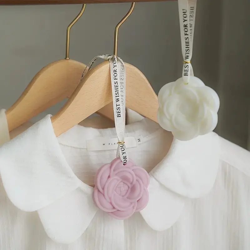 Camellia fragrance Beautiful White Flower Hanging Air Freshener Perfume Lasting Solid Fragrance Aromatherapy Wax Piece Wedding