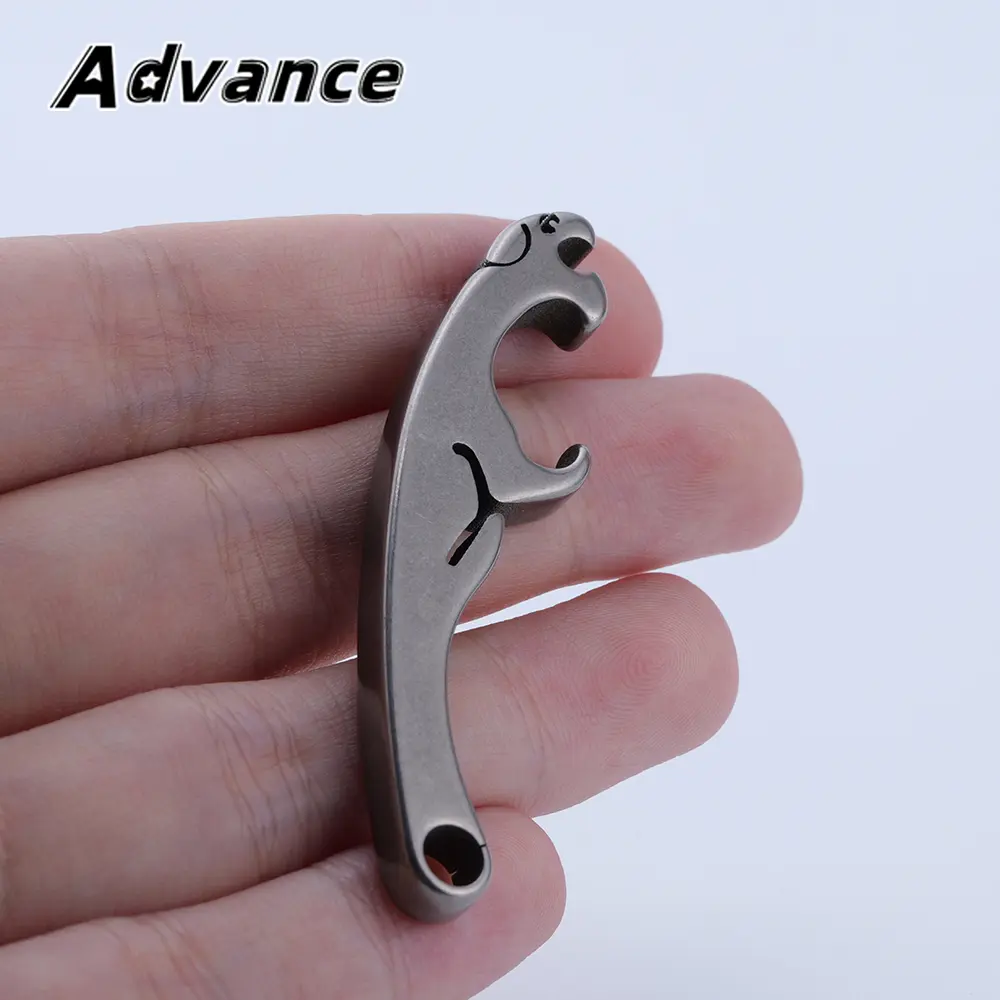 Small Bottle Opener Keychain Leopard Shape Pendant Accessory Outdoor EDC Titanium Outdoor Tool