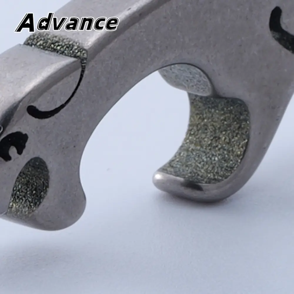 Small Bottle Opener Keychain Leopard Shape Pendant Accessory Outdoor EDC Titanium Outdoor Tool