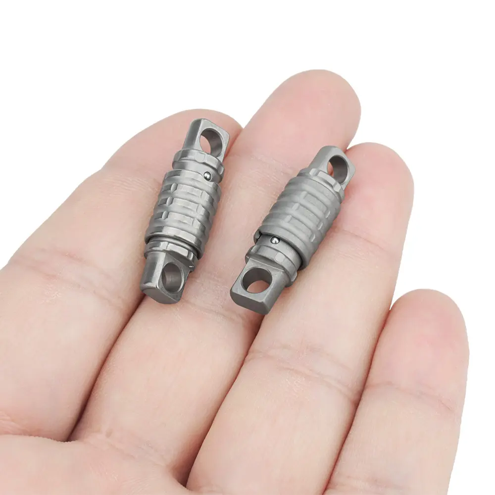 Titanium Alloy Car Keychain Buckle Rotating Keyring Outdoor Tool EDC Accessories