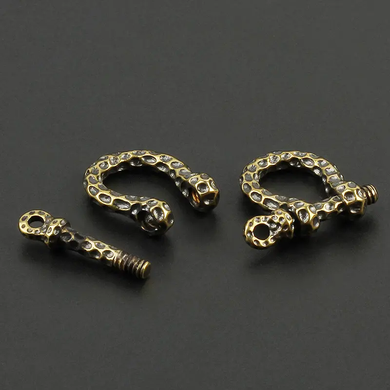 Hooves Buckle Brass Hook Vintage Key Ring Creative Hooves Shape Buckles Meteorite Crater Outdoor Tool