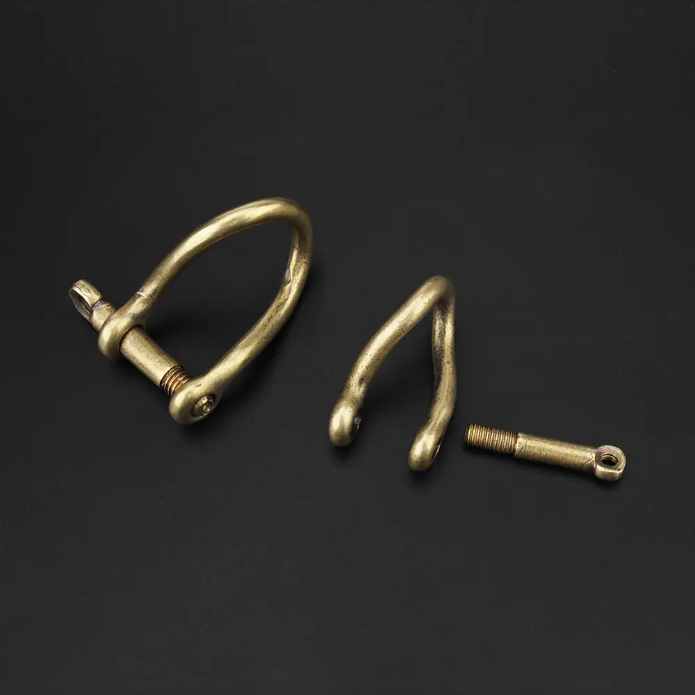Vintage Twisted Buckle Brass Keychain U Shape Copper Hooves Buckles Outdoor Tool Horseshoe Buckle