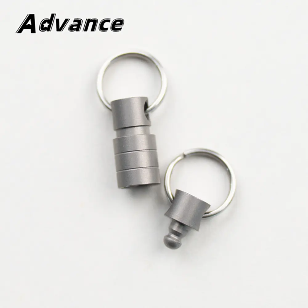 Small Keychain Buckle Outdoor EDC Key Ring Universal Rotating Titanium Keychain Outdoor Tool