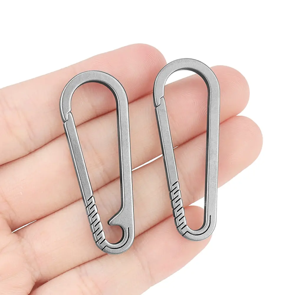 2pcs Simple Titanium Buckle Outdoor EDC Tool Keychain Pocket Titanium Alloy Buckles Camping Accessories