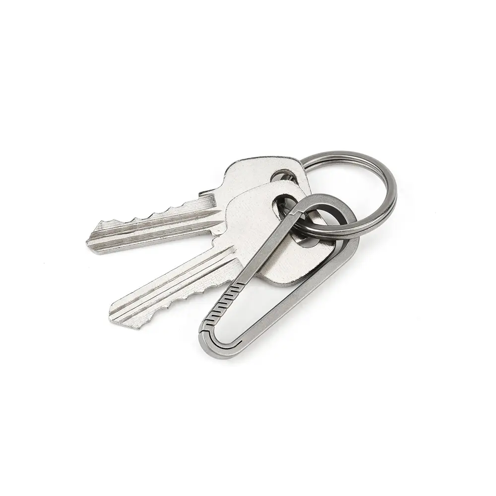 2pcs Simple Titanium Buckle Outdoor EDC Tool Keychain Pocket Titanium Alloy Buckles Camping Accessories