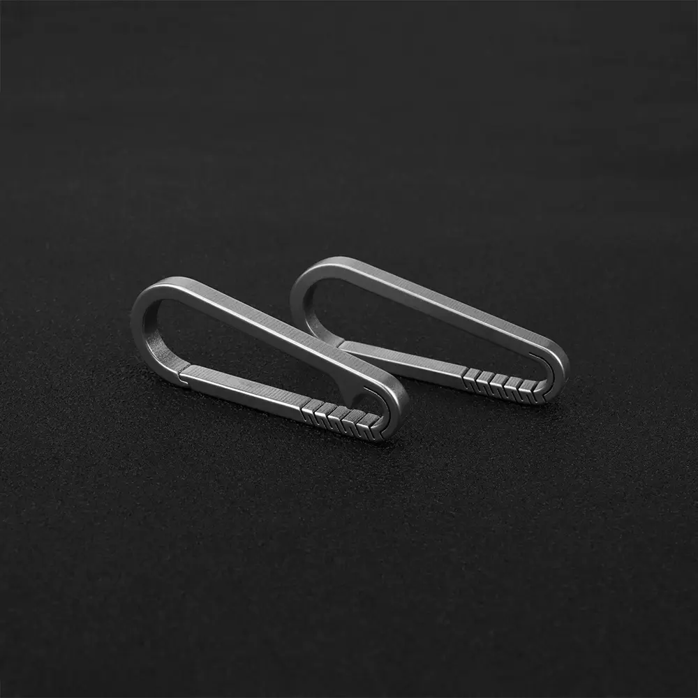 2pcs Simple Titanium Buckle Outdoor EDC Tool Keychain Pocket Titanium Alloy Buckles Camping Accessories