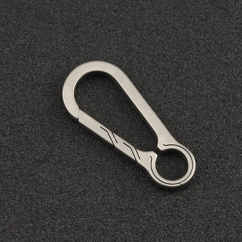 Titanium Buckles EDC Outdoor Tool Titanium Alloy Keychain Tiranium Buckle Key Ring Car Accessories