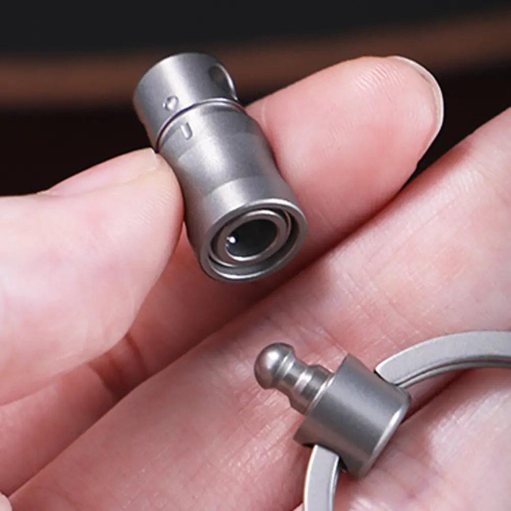 Titanium Alloy Quick Release Car Key Chain Connecting Buckle Rotary Keychain EDC Outdoor Tool