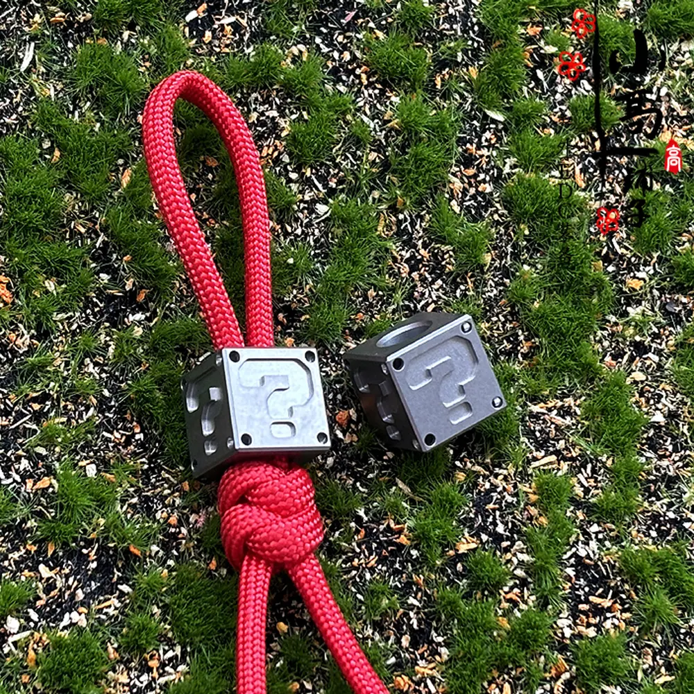 Square Titanium Alloy Dice Shape Bead Paracord Lanyard Pendant Outdoor Flashlight Umbrella Rope Accessories