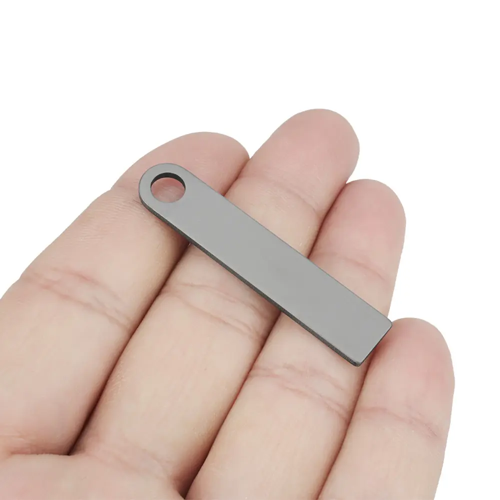 5pcs/3pcs Wholesale Titanium Alloy Plate Blank Keyring Pendant Rope Paracord Key Chain Multifunctional Outdoor Accessories