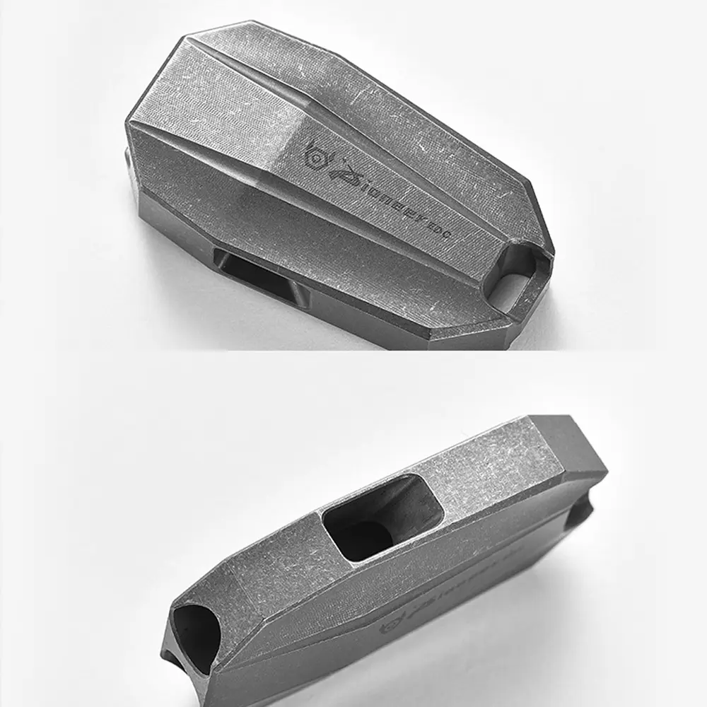 Whistle Titanium Alloy Whistle Keychain Pendant Portable EDC Camping Portable Outdoor Tool