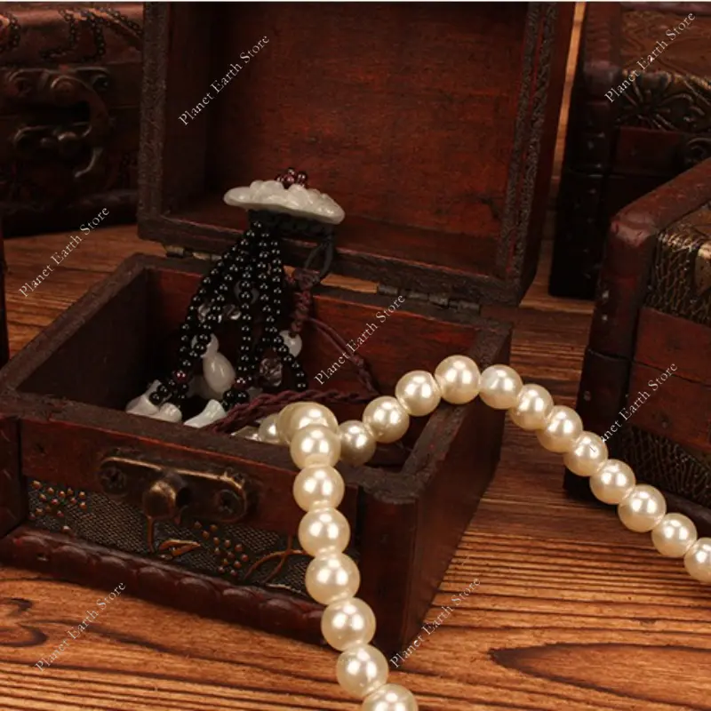 1Pc Vintage Jewelry Box with Mini Lock Little Treasure Chest Vintage Handmade Box for Storing Jewelry Treasure Pearl 2025