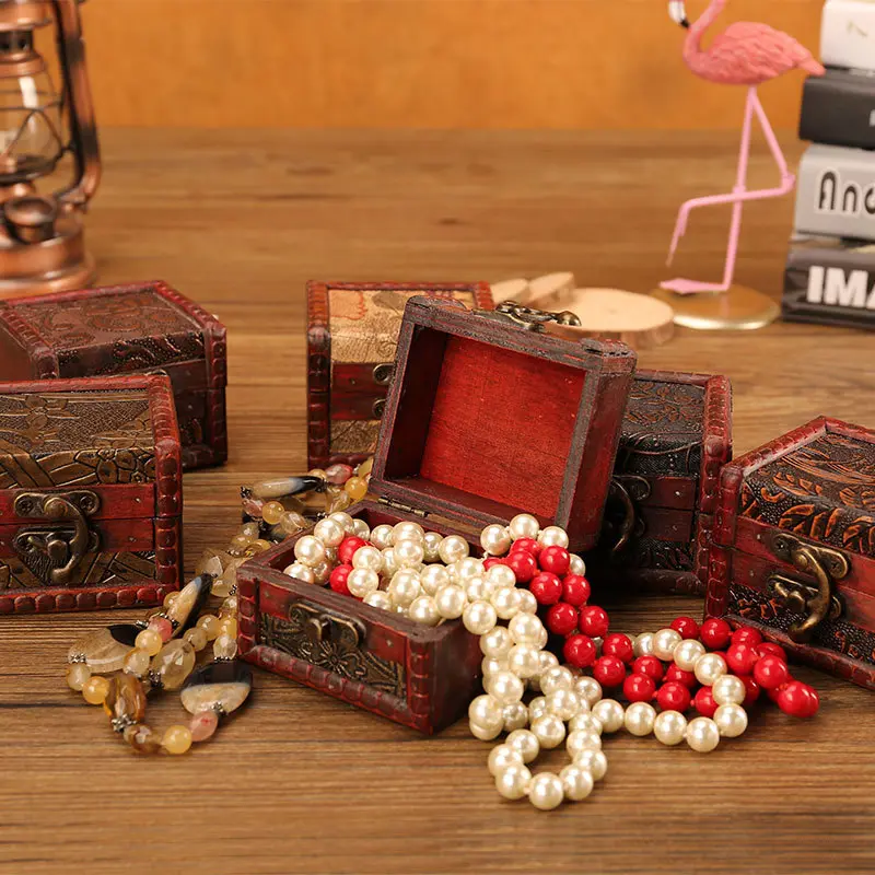 1Pc Vintage Jewelry Box with Mini Lock Little Treasure Chest Vintage Handmade Box for Storing Jewelry Treasure Pearl 2025