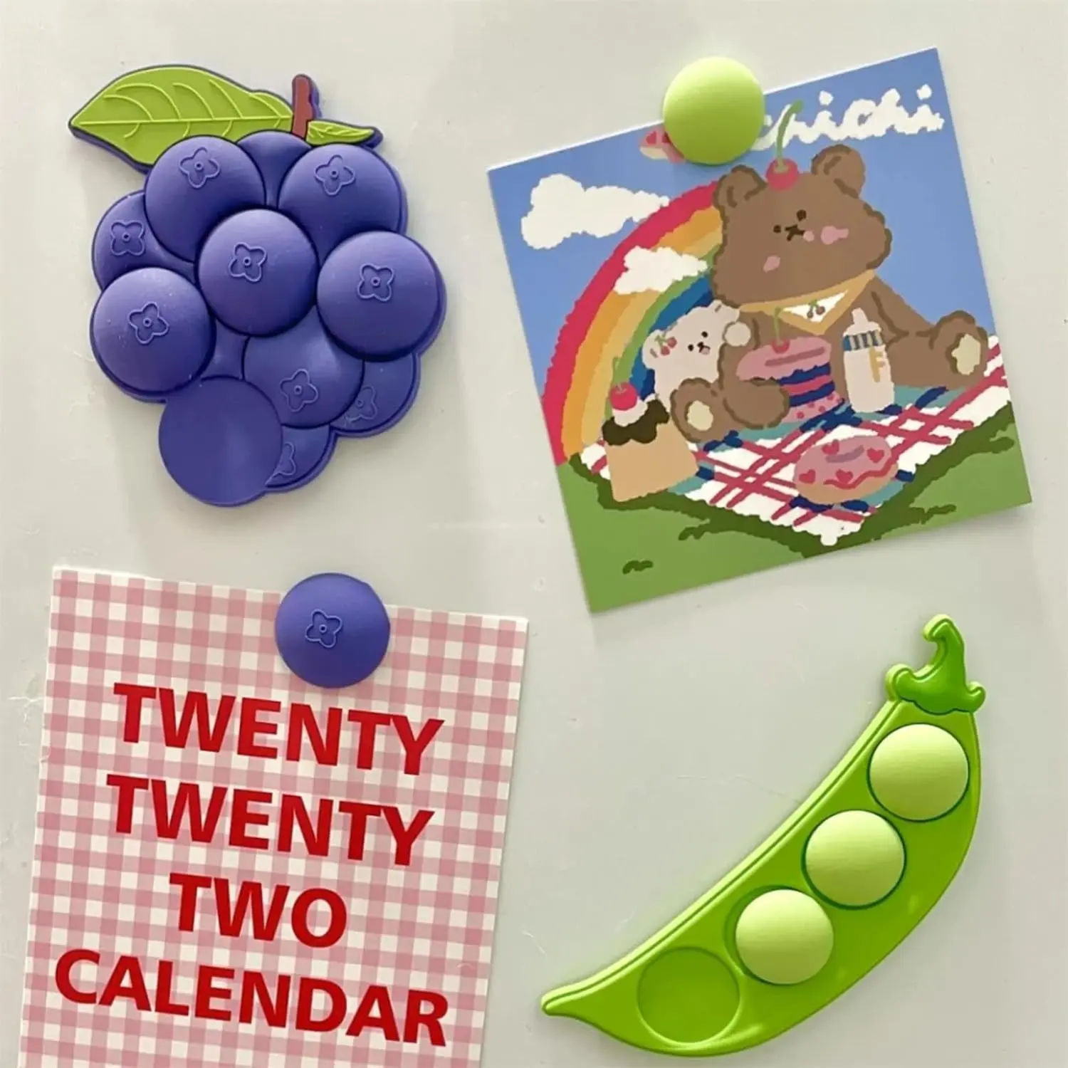 Creative 3D Grape & Pea Soft Magnetic Refrigerator Stickers Soft Magnetic Stickers Fun Magnets for Refrigerator Whiteboard