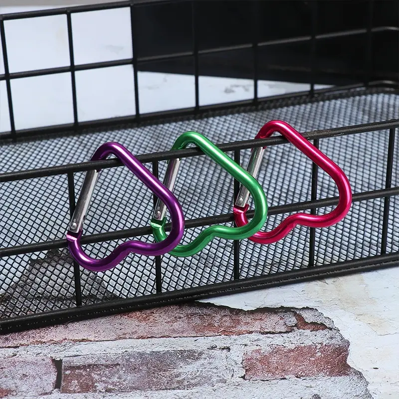 1PCS Heart-shaped Aluminum Carabiner Key Chain Clip Mini Snap Ring Key Chain Outdoor Water Bottle Hanging Buckle Hook Keyring