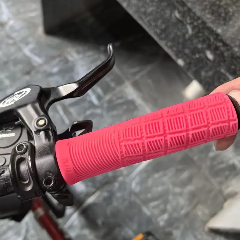 1pair MTB Silicone Bicycle Handlebar Grips Mountain Bike Grips BMX Fixie Bike Soft Grips Shockproof Cycling Parts Accessories