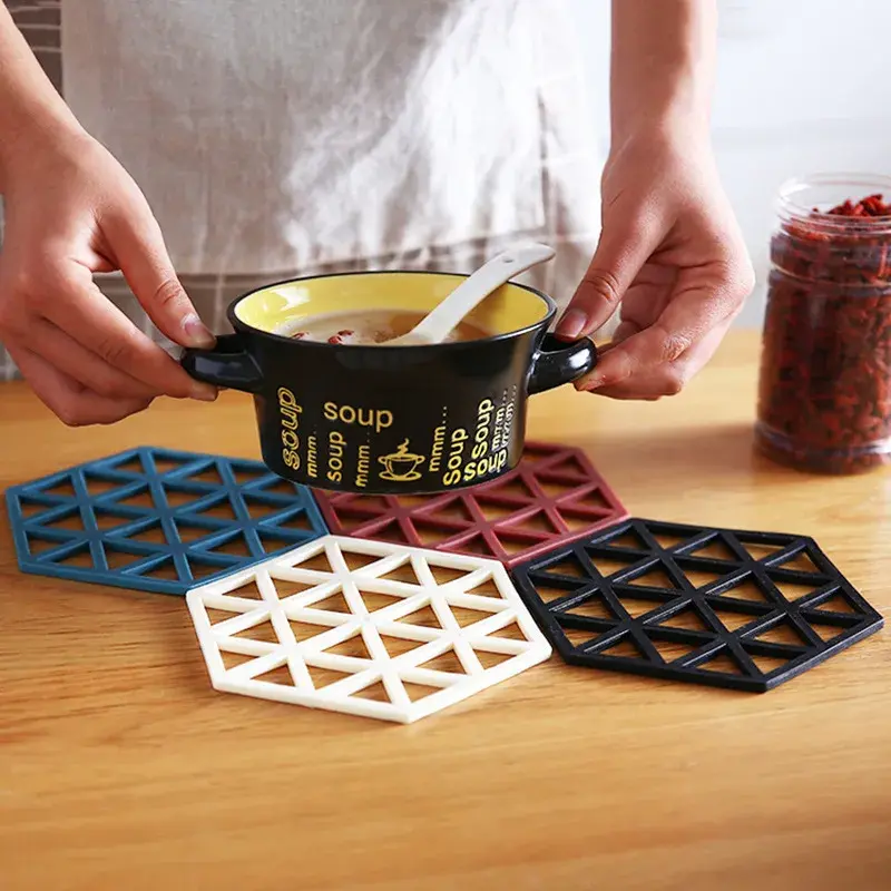 Silicone insulation mat household thickened pot mat bowl heat-resistant mat storage geometric dining table heat-resistant mat