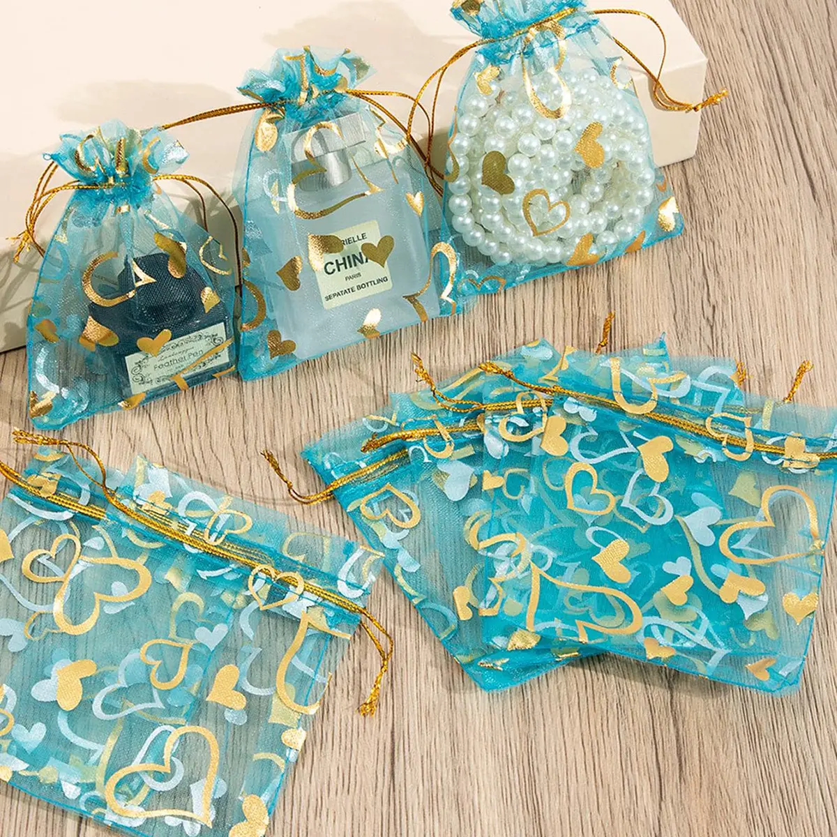​20/50pcs/lot Drawstring Organza Gift Bag Hot Gold Color heart Print Pouches Wedding Christmas Party Candy Jewelry Packing