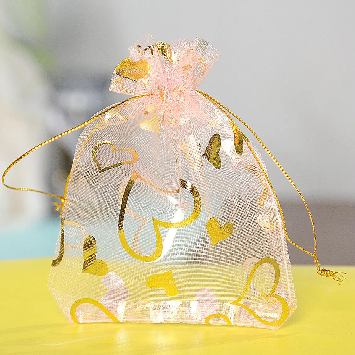 ​20/50pcs/lot Drawstring Organza Gift Bag Hot Gold Color heart Print Pouches Wedding Christmas Party Candy Jewelry Packing
