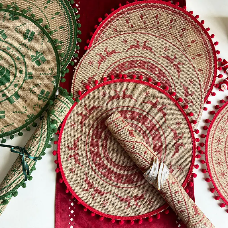 Christmas Retro Jute Placemat Round Printed Woven Dining Table Mat with Wool Ball Heat-Resistant Home Decorative Coffee Cup Mats