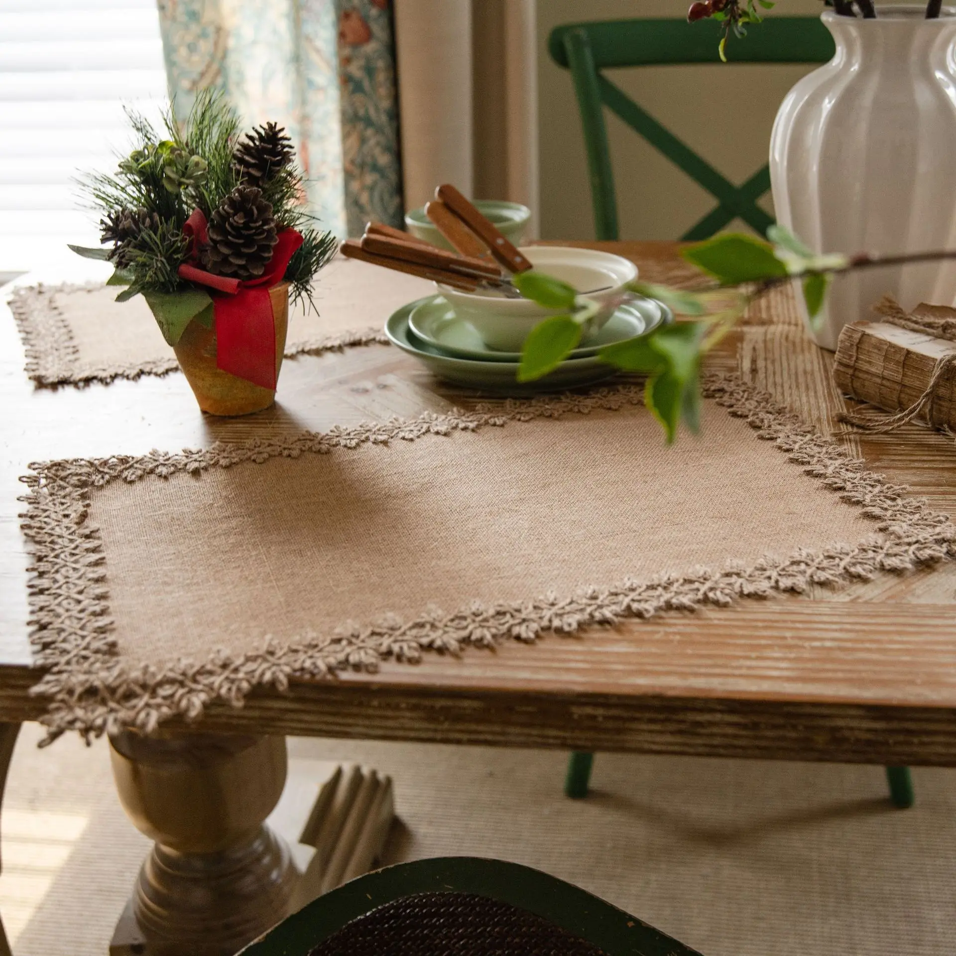 Table Runners Natural Burlap Cotton Boho Table Runner with Tassels for Restaurant Rustic Home Dining Wedding Party Table Decor