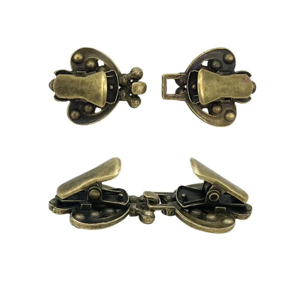 1 Piece Vintage Sweater Clips Cape Cloak Fastener for Dress Shirt Cardigan Shawl Collar Clasp Back Cinch Clip for Women Clothing