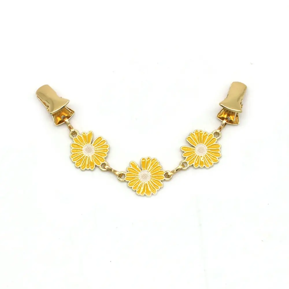 Daisy Flower Cardigan Clips Waist Clip Shirt Dress Sweater Shawl Jacket Brooch Pins Buckle Clip Holder for Women Girls Clothing